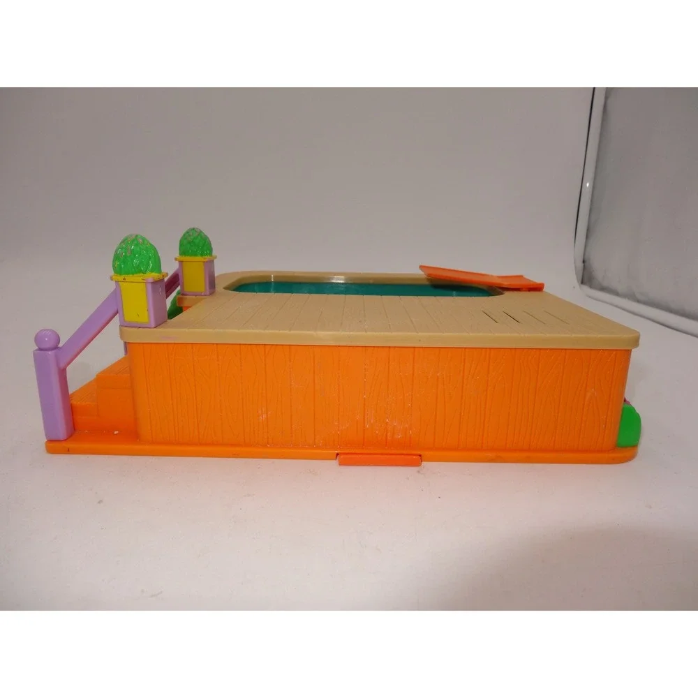 Mattel pool feature